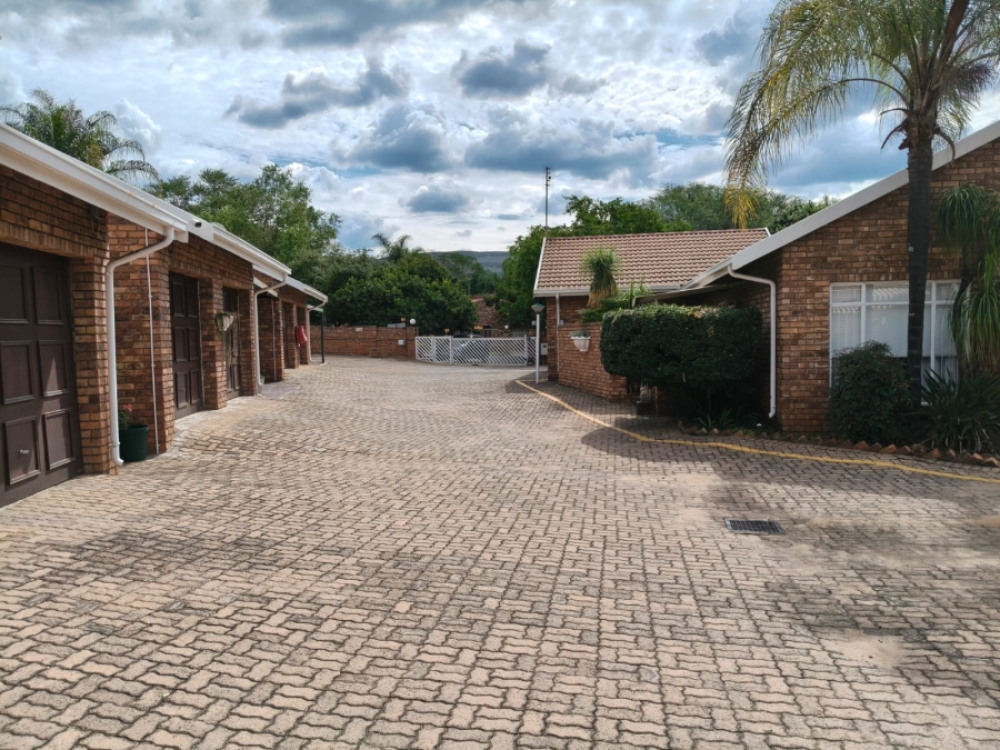 3 Bedroom Property for Sale in Safari Gardens North West